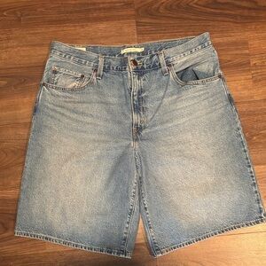 Levi’s Premium Women’s Baggy Dad Jorts size 31